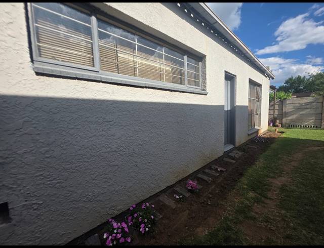 3 BEDROOM HOUSE FOR SALE IN VANDERBIJLPARK SE 6